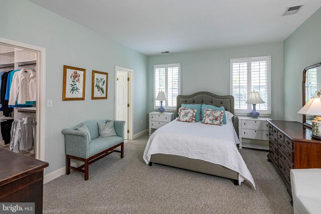 24 FOSTER RD, Pennington, NJ 08534
