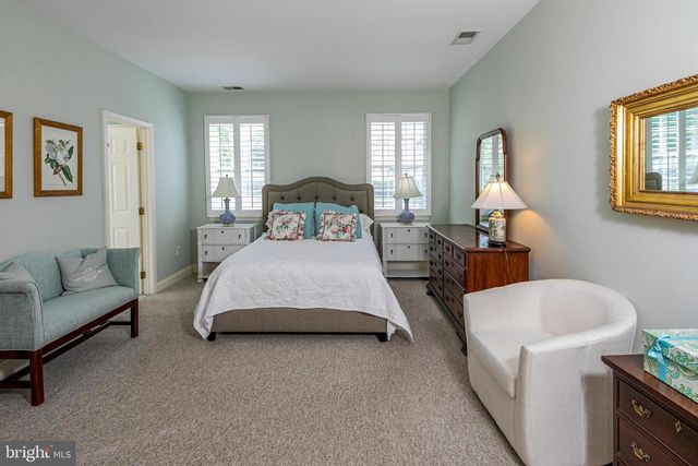 24 FOSTER RD, Pennington, NJ 08534