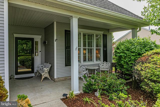 24 FOSTER RD, Pennington, NJ 08534