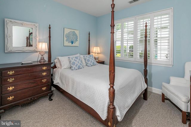24 FOSTER RD, Pennington, NJ 08534