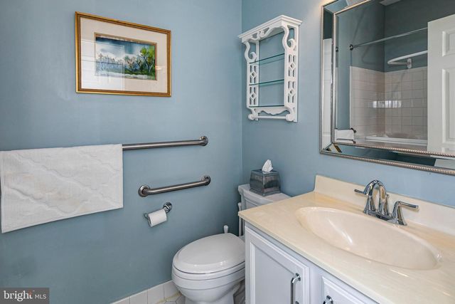 24 FOSTER RD, Pennington, NJ 08534