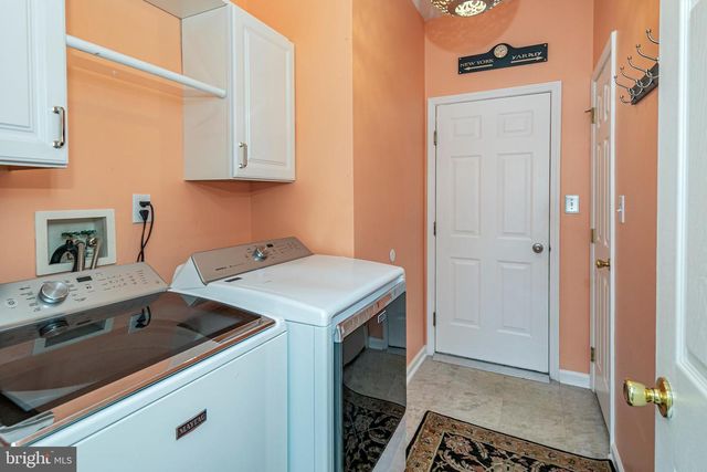 24 FOSTER RD, Pennington, NJ 08534