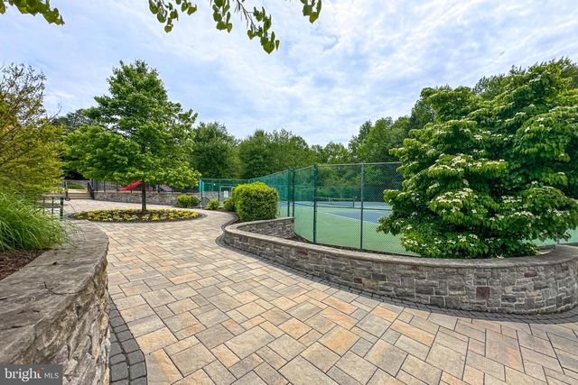 24 FOSTER RD, Pennington, NJ 08534