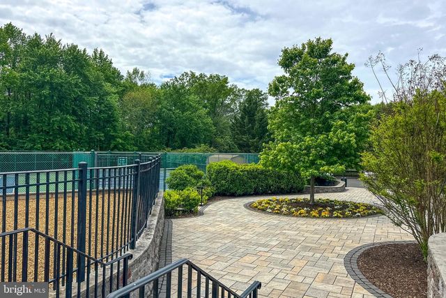 24 FOSTER RD, Pennington, NJ 08534