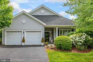 24 FOSTER RD, Pennington, NJ 08534