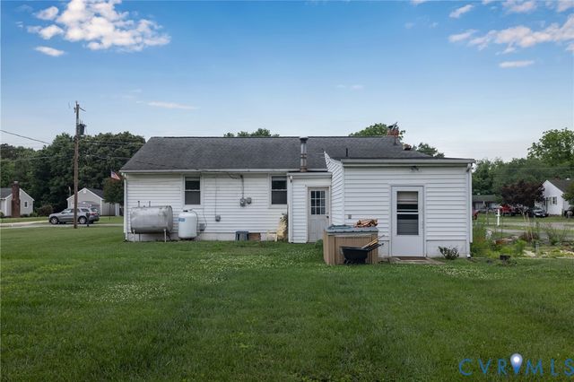 8314 Orchard Ln, Mechanicsville, VA 23111