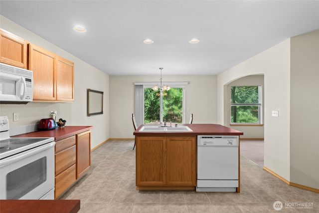 20505 190th Avenue E, Orting, WA 98360