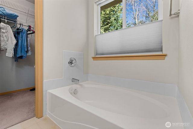 20505 190th Avenue E, Orting, WA 98360