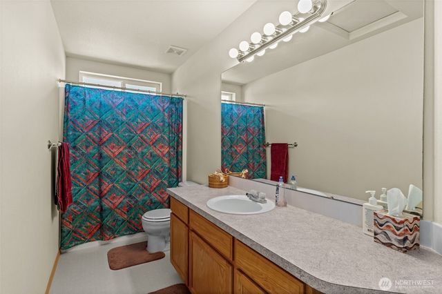 20505 190th Avenue E, Orting, WA 98360