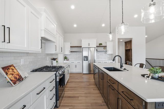 3740 EDWINA DRIVE, De Pere, WI 54115