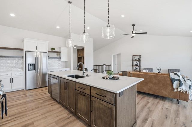 3740 EDWINA DRIVE, De Pere, WI 54115