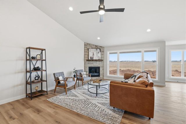 3740 EDWINA DRIVE, De Pere, WI 54115