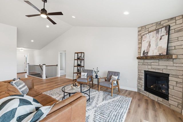 3740 EDWINA DRIVE, De Pere, WI 54115