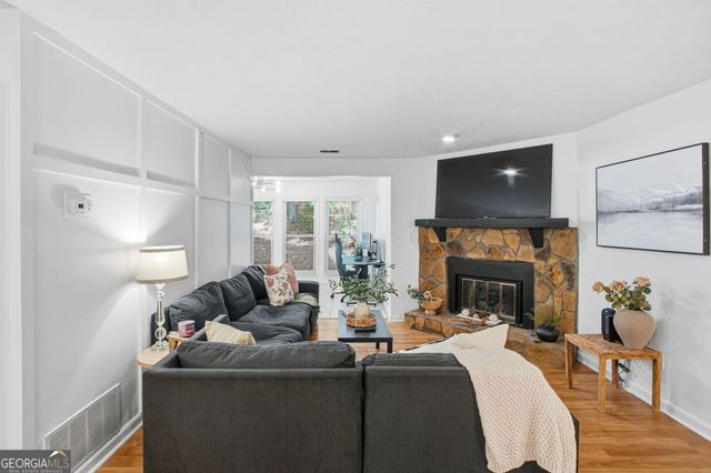 4013 Lake Pointe Circle, Roswell, GA 30075