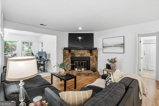 4013 Lake Pointe Circle, Roswell, GA 30075
