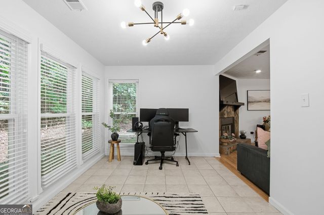 4013 Lake Pointe Circle, Roswell, GA 30075