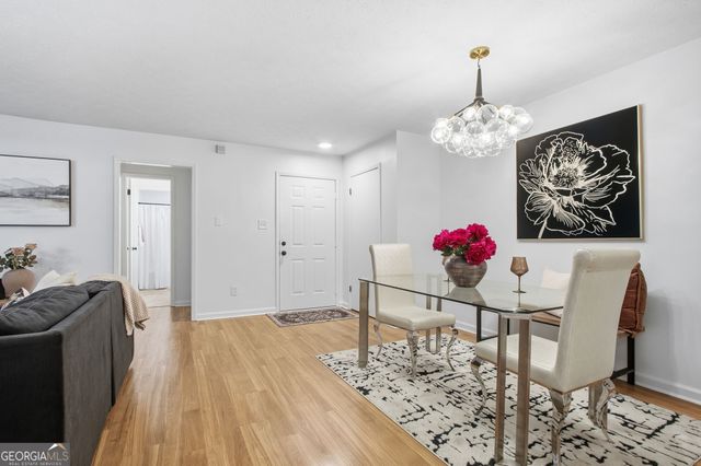 4013 Lake Pointe Circle, Roswell, GA 30075