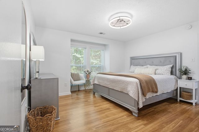 4013 Lake Pointe Circle, Roswell, GA 30075
