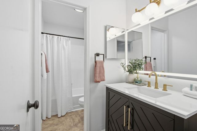 4013 Lake Pointe Circle, Roswell, GA 30075