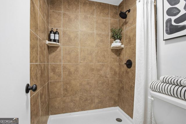 4013 Lake Pointe Circle, Roswell, GA 30075