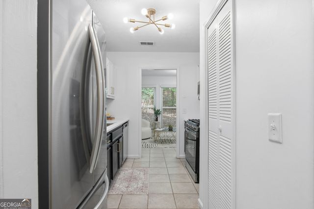 4013 Lake Pointe Circle, Roswell, GA 30075