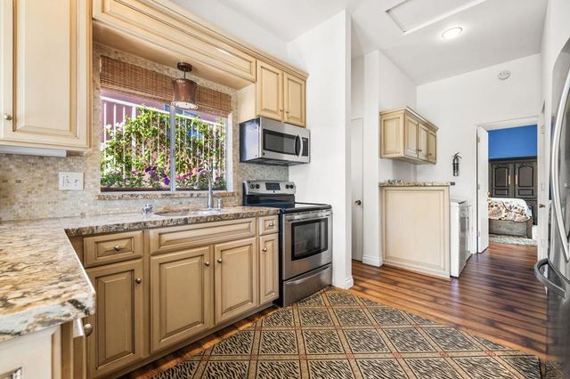 47115 El Menara Circle, Palm Desert, CA 92260