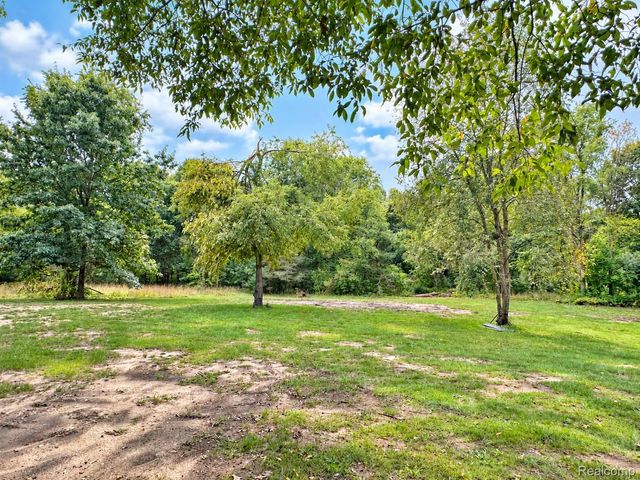 3826 Maybee Road, Orion Charter Township, MI 48359