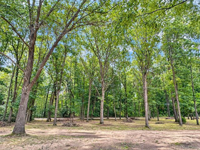 3826 Maybee Road, Orion Charter Township, MI 48359