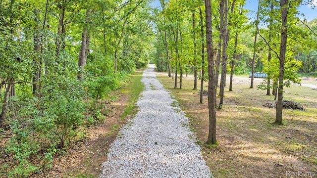 3826 Maybee Road, Orion Charter Township, MI 48359