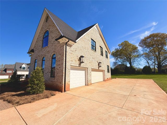 8110 Rolling Fields Road 48, Charlotte, NC 28227