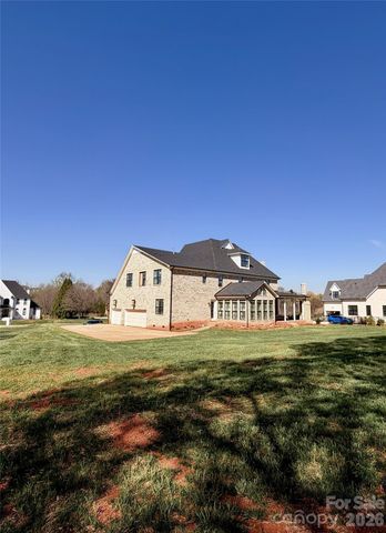 8110 Rolling Fields Road 48, Charlotte, NC 28227