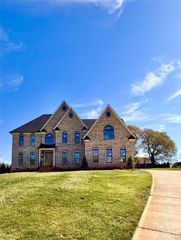 8110 Rolling Fields Road 48, Charlotte, NC 28227