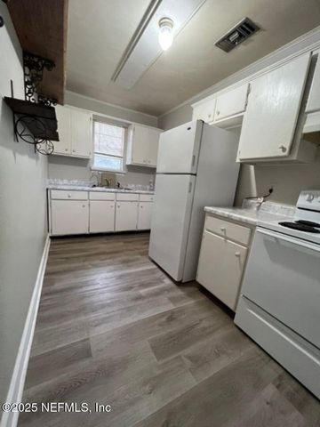 4833 ROYAL Avenue, Jacksonville, FL 32205