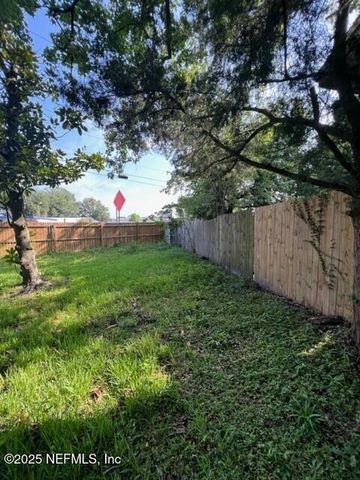 4833 ROYAL Avenue, Jacksonville, FL 32205