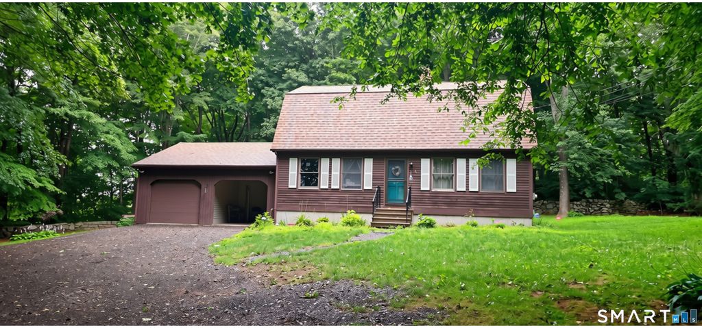 4 Railroad Avenue, Plainfield, CT 06374