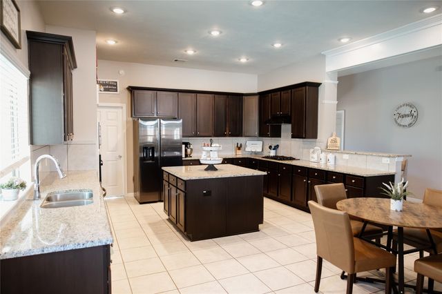 6438 Grapevine Bend, Manvel, TX 77578