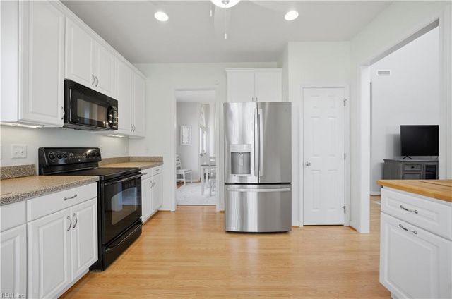 1427 Hawick TER, Chesapeake, VA 23322