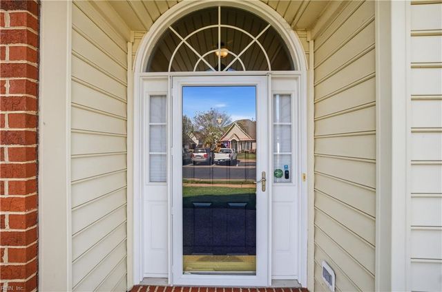 1427 Hawick TER, Chesapeake, VA 23322