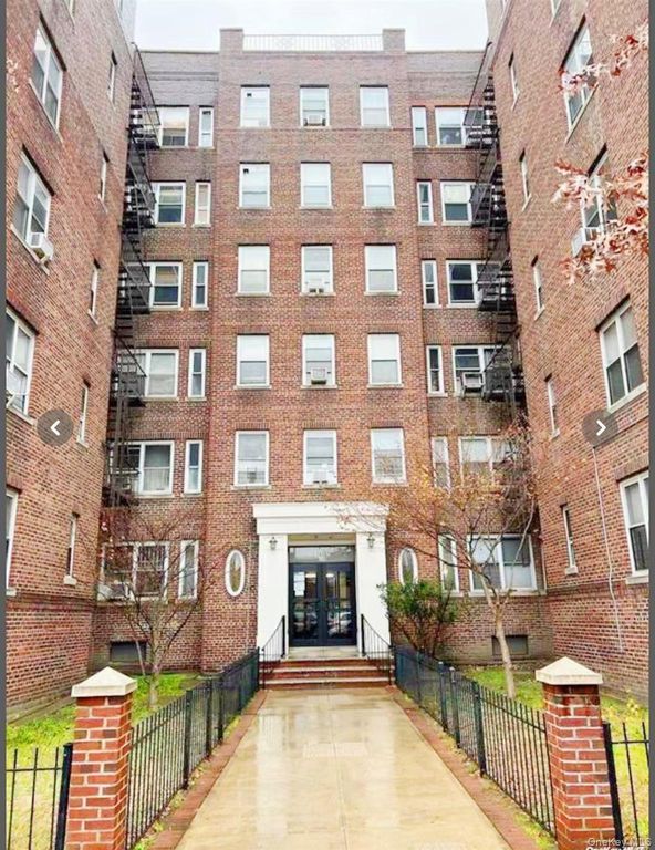 143-07 Stanford Ave 5F, Flushing, NY 11355 — exterior