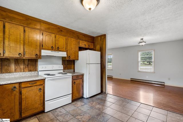 634 Wesleyan Drive, Central, SC 29630
