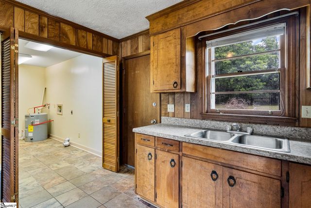 634 Wesleyan Drive, Central, SC 29630
