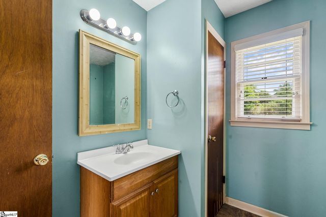 634 Wesleyan Drive, Central, SC 29630