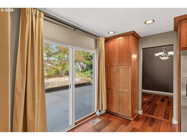 15765 Nw HACKNEY Dr, Portland, OR 97229
