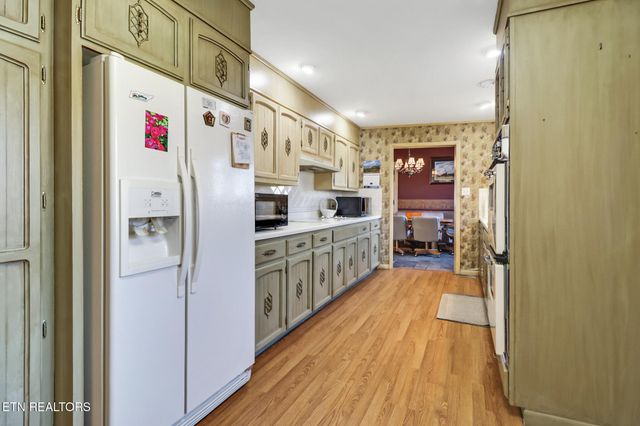 233 Morgan Rd, Crossville, TN 38555