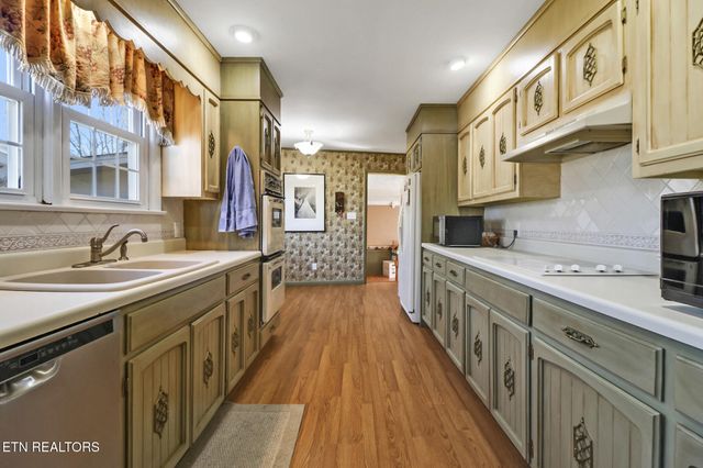 233 Morgan Rd, Crossville, TN 38555