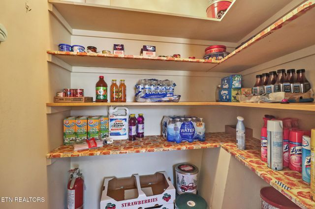 233 Morgan Rd, Crossville, TN 38555