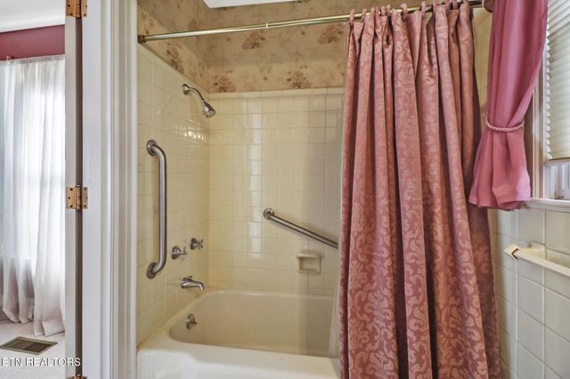 233 Morgan Rd, Crossville, TN 38555