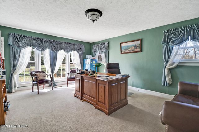 233 Morgan Rd, Crossville, TN 38555