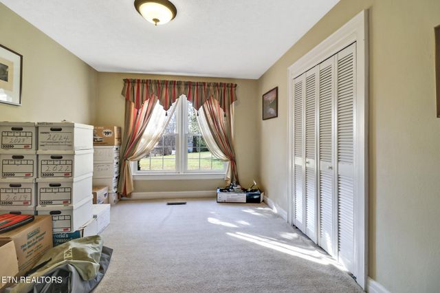 233 Morgan Rd, Crossville, TN 38555