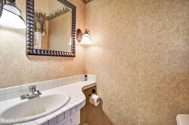 233 Morgan Rd, Crossville, TN 38555